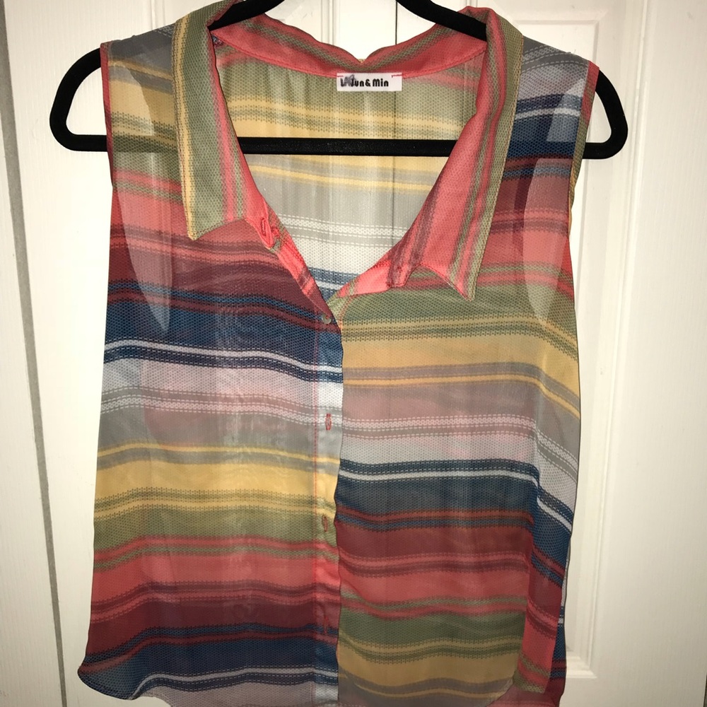 Sleeveless colorful button up top